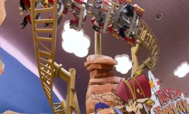 استمتع بيوم عائلي مميز في عالم وارنر براذرز أبوظبي