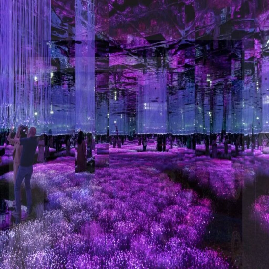 استمتع بتجربة سحرية في AYA Universe دبي