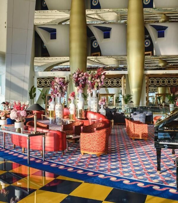 تصميم داخلي فخم يعكس رفاهية برج العرب