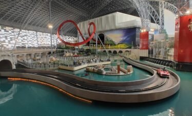 ألعاب مغامرات السرعة في عالم فيراري أبوظبي