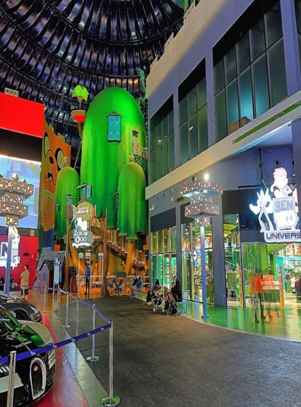 اكتشف عالمًا من المرح والتشويق في أكبر مدينة ترفيهية داخلية في العالم