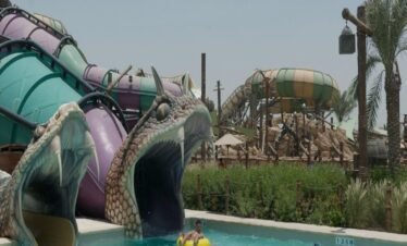 استمتع بأروع مغامرة مائية في ياس ووتر وورلد أبوظبي.