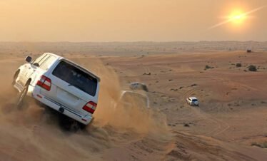 سفاري دبي - القيادة عبر الكثبان الرملية في مغامرة مثيرة