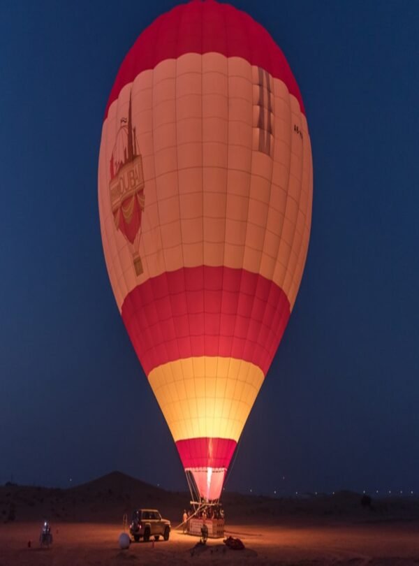 استمتع بجمال دبي من السماء مع رحلة منطاد