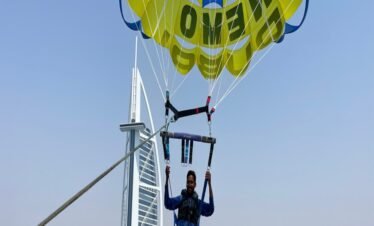 أفضل نشاط بحري في دبي – باراسيلينغ جميرا