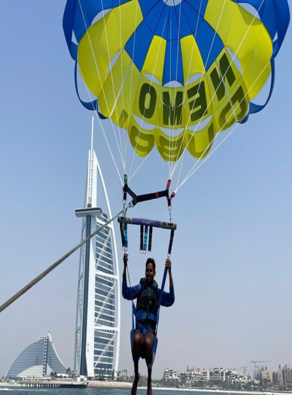 أفضل نشاط بحري في دبي – باراسيلينغ جميرا