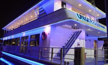 Top boat ride spot in Dubai Marina