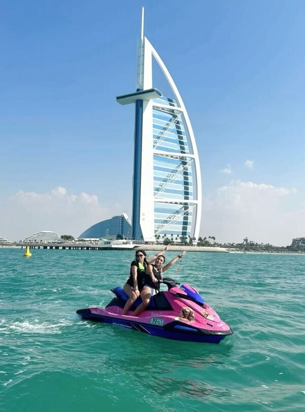 مغامرات بحرية على جت سكي دبي مارينا
