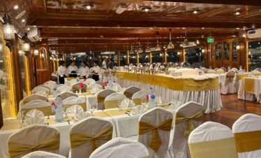 عشاء فاخر في رحلى بحرية في دبي مارينا