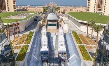 مغامرة مونوريل النخلة دبي مع إطلالة بانورامية فريدة.