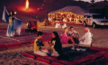 نقش الحناء وتجربة الزي العربي