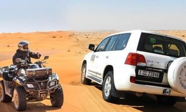 قيادة الكثبان الرملية ضمن سفاري المساء في دبي