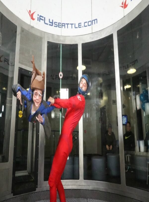 متعة الطيران في آي فلاي داخل دبي