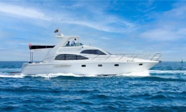 تجربة فاخرة على يخت Fantasea 2 للإيجار في دبي