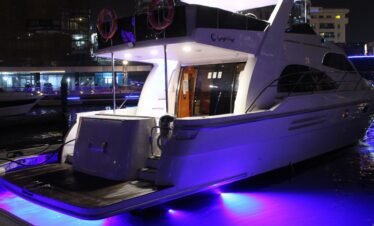 استئجار يخت فاخر خاص للإحتفالات في دبي — Fantasea 2