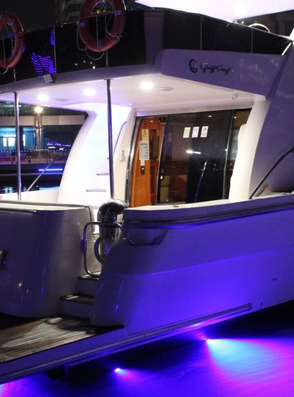 استئجار يخت فاخر خاص للإحتفالات في دبي — Fantasea 2